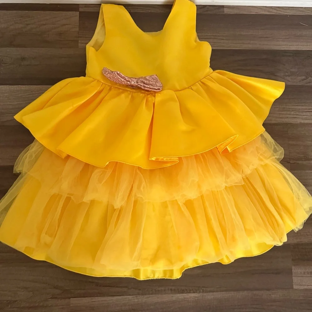 SHEIN Vibrant Yellow Fabric